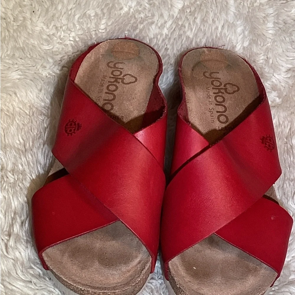 Yokono Red Wedge Sandals size 8